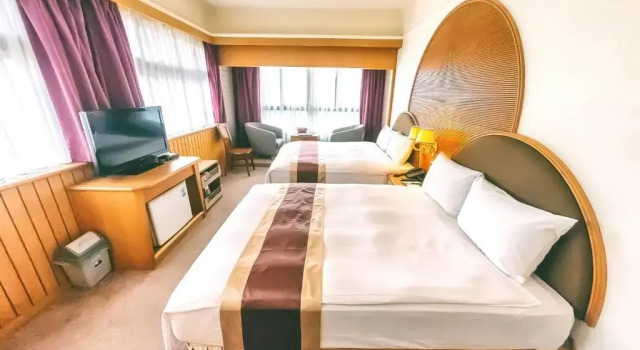 Четырёхместный номер Standard Foung Jia Hotel