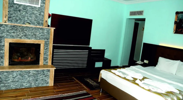 Luksusowy dwuosobowy pokój z widokiem na rzekę Hill River Hotel