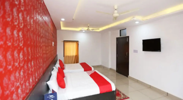 Люкс OYO Flagship 19894 Hotel Ayan Guest House