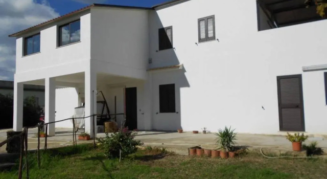 1st Floor Apartment in Villa Falari Near the