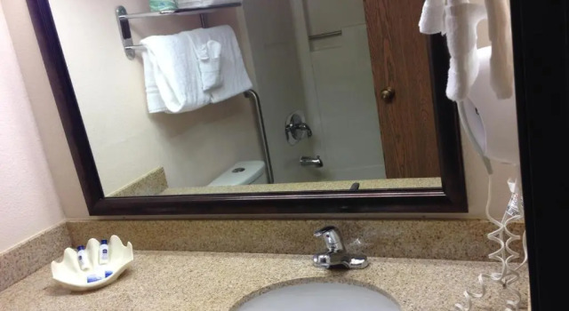 Люкс с видом на озеро Best Western El Grande Inn