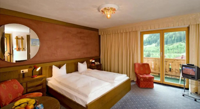 Двухместный номер Standard с балконом Hotel Olympia
