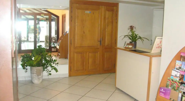 H¿tel-Restaurant Le Calice Du Gevaudan - A75
