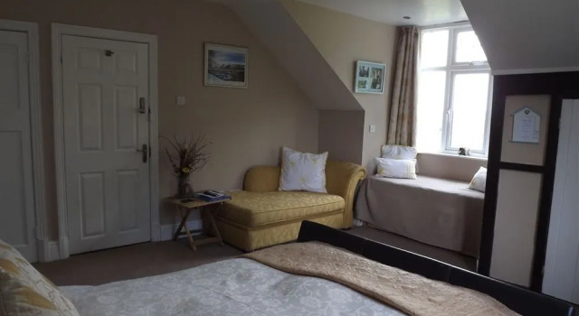 Merwerydd Guest Accommodation, Book Pension Aberaeron Ceredigion