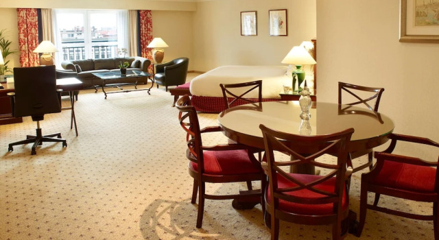 Двухместный люкс Ambassador Hilton Antwerp Old Town