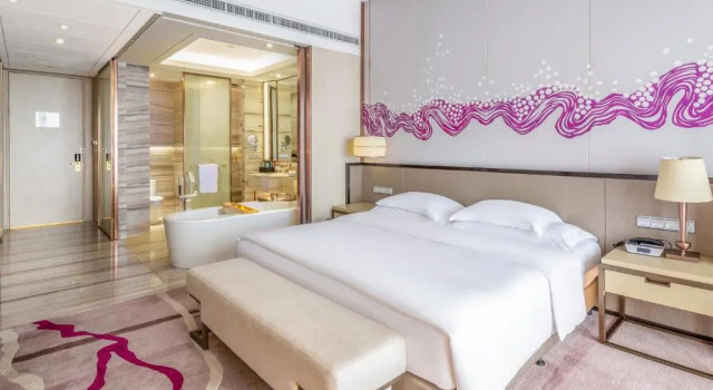 Номер Deluxe Crowne Plaza Yibin by IHG