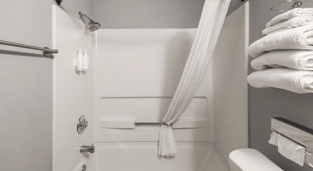 Шестиместный люкс Sutter Inn