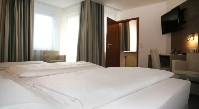 Трёхместный номер Albhotel Fortuna