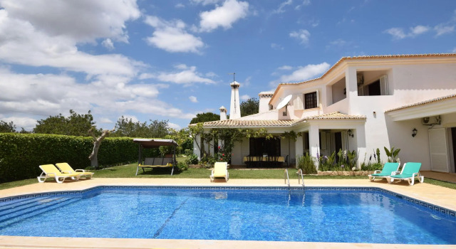 Luxurious Villa in Ferreiras with Private Swimming Pool, Boek Villa Ferreiras Algarve