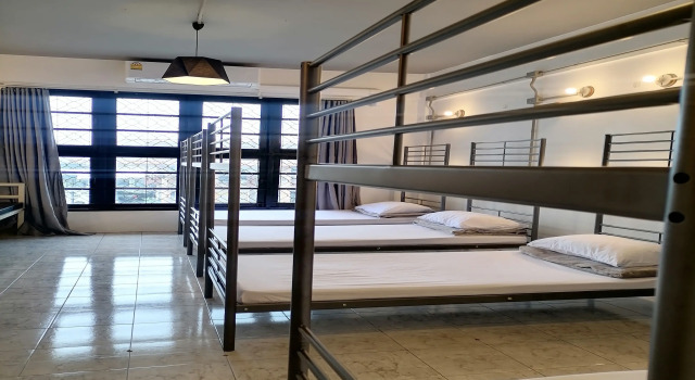 Кровать в общем номере 8 SLEEPER STREET Guesthouse