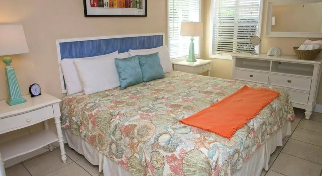 Haleys at Anna Maria Island Inn, Забронировать Апартаменты/квартира Апартаменты Холмс-Бич, Апартаменты/квартира