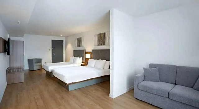 Шестиместный люкс Quality Inn Traverse City