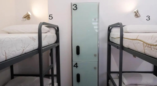 Кровать в общем номере HelloBCN Youth Hostel Barcelona