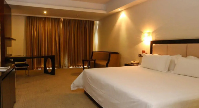 Shenggao Hotel Guangzhou Dongpu Branch, Boek Hotel Hotels in Guangdong met parkeren, Parkeren