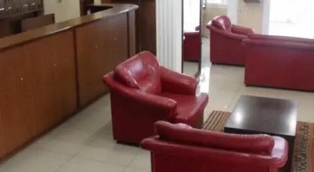 erşan hotel, Rezerwuj Hotel Hotele w Foca z parkingiem, Parking