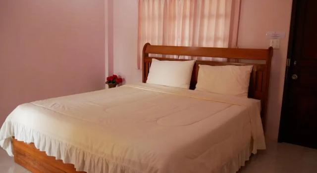 Двухместный номер Standard с балконом Suan Luang Garden View