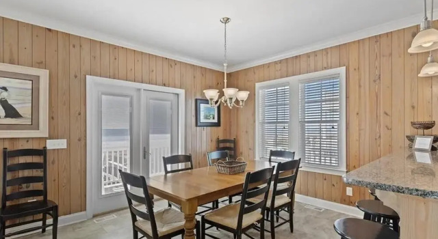 1 Ez Access 4 Bedroom Home by RedAwning