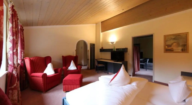 Полулюкс Hotel Lamark
