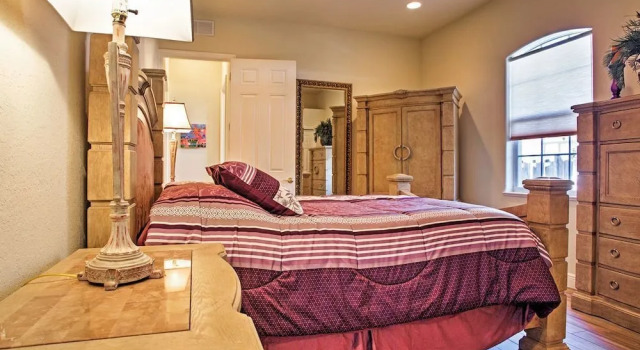 Naples vacation Rental, private pool, close to Vanderbilt Beach and De, Book Hotel Hoteller i North Naples med pool, Swimmingpool