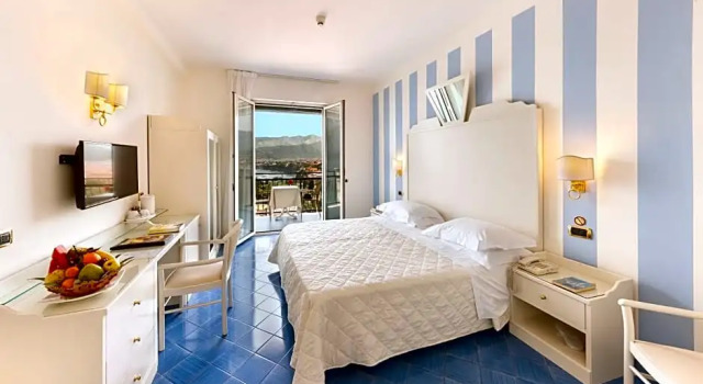 Номер Standard с балконом и с видом на море Hotel Bristol