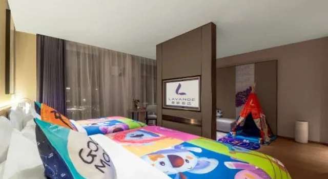 Семейный люкс Deluxe с красивым видом из окна Lavande Hotel
