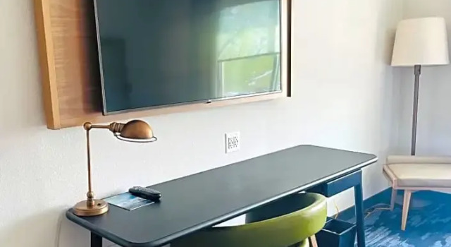 Двухместный люкс с видом на город Fairfield Inn & Suites by Marriott Staunton