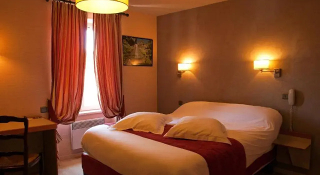 Двухместный номер Standard Logis Hôtel Restaurant Azalées