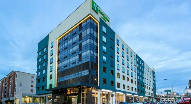 Кровать в общем номере Holiday Inn & Suites Chattanooga Downtown by IHG
