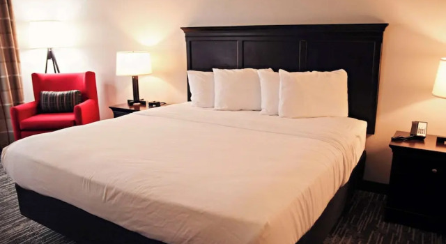 Двухместный люкс Country Inn & Suites by Radisson, Frackville , PA