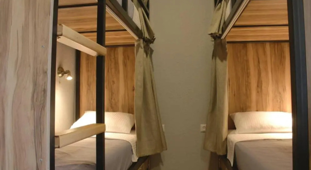 Кровать в общем номере (женский номер) Hostel Nomad
