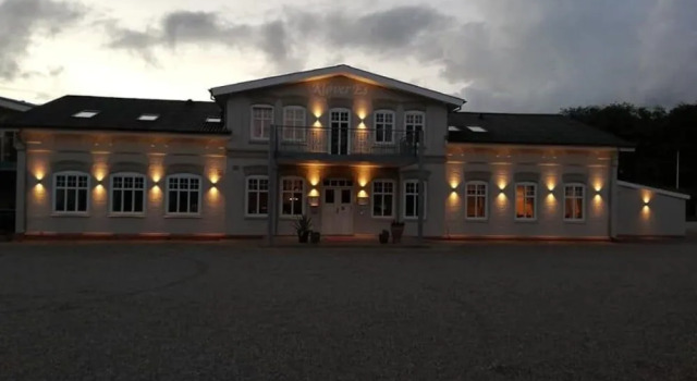 Hotel Kløver Es, Book Hotel Hellevad Sønderjylland
