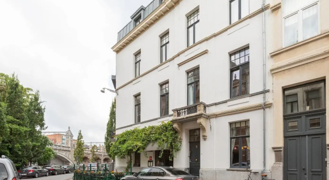 Zurenbourg Charming 45, Забронировать Отель Антверпен провинция Антверпен, рядом с Станция Антверпен Централь
