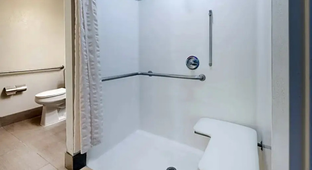 Двухместный студио люкс Deluxe Microtel Inn & Suites by Wyndham Baltimore BWI Airport