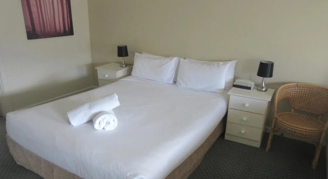 Abel Tasman Airport Motor Inn, Buchen Sie Hotel Launceston Tamar Valley