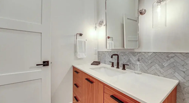 Апартаменты Downtown Grand Haven Condo - Walk to Boardwalk!