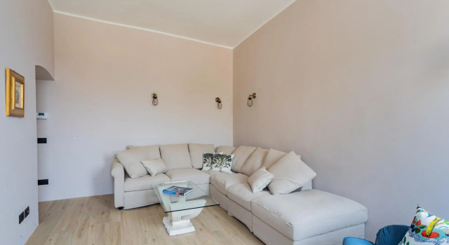 Co-m341-mner1at - Castravalva Residence, Prenota Villa Hotel a Como con parcheggio, Parcheggio