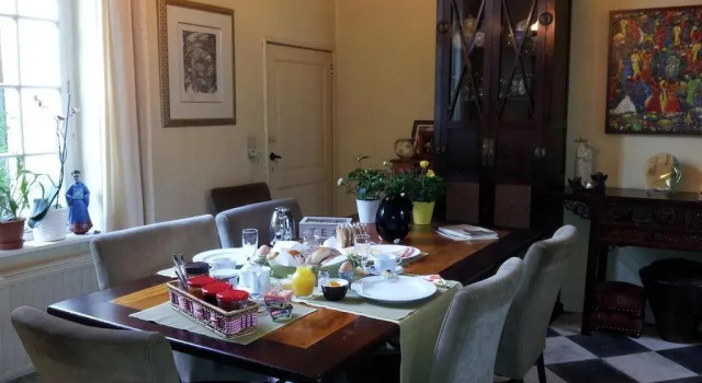 B&B A place to be, Забронировать Отель Отели Leiestreek с парковкой, Парковка