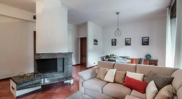 Feel @ Home Como - by MyHomeInComo, Забронировать Апартаменты/квартира Отели Комо с парковкой, рядом с Железнодорожный вокзал Комо Борги, Парковка