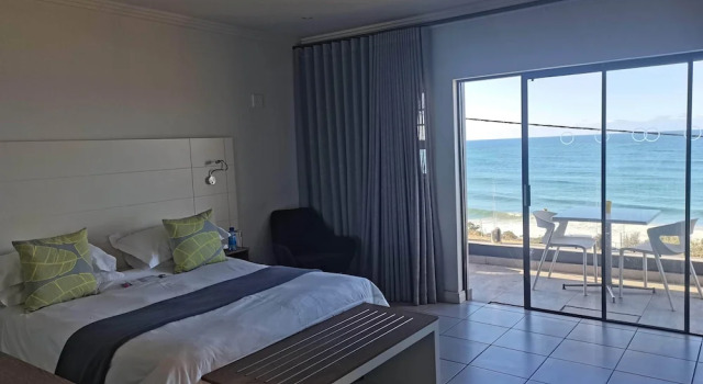 Luxo quarto varanda e com vista para o mar The Paralian