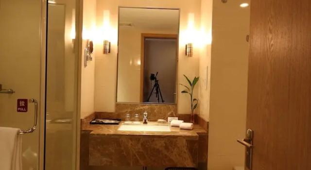 Номер Deluxe Suzhou Canal Garden Hotel