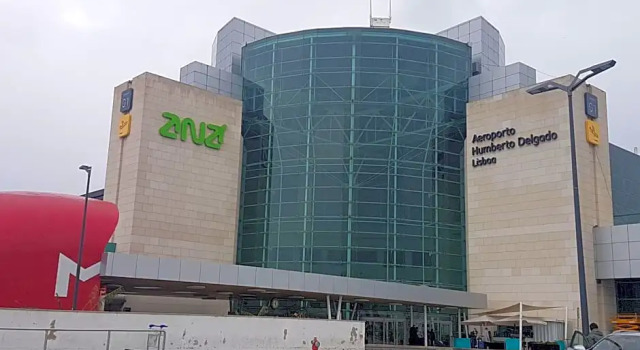 Lisbon Hostel Terminal 3, Забронировать Хостел Оливайш Лиссабон, рядом с Encarnacao Metro Station