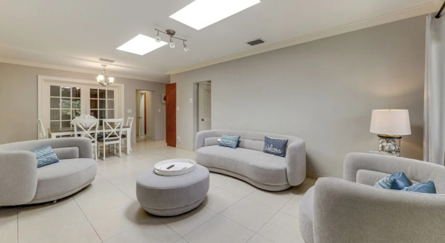 1 Block to Beach! Pompano Apt w/ Pool Access, Забронировать Апартаменты/квартира Апартаменты штата Флориды, Апартаменты/квартира