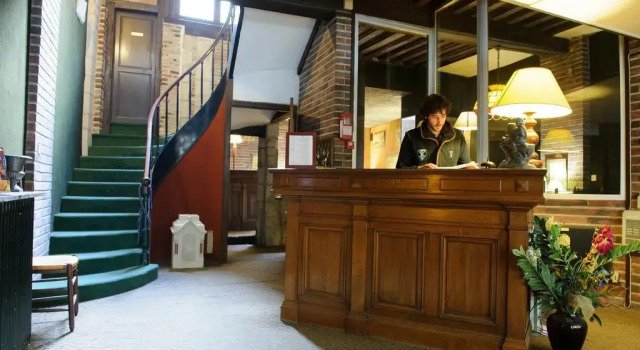 Hôtel Les Chevaliers, Rezerwuj Hotel Laon 