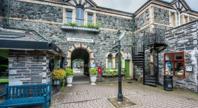 Alpine Apartments Snowdonia, Забронировать Апартаменты/квартира Отели Бетс-и-Койд с парковкой, рядом с Информационно-туристический центр национального парка Snowdonia, Парковка
