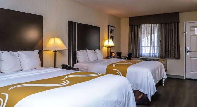 Четырёхместный номер Standard Quality Inn & Suites Camarillo-Oxnard