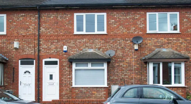 Air Host and Stay - Thomson House - Sleeps 4 2 mins walk from Stockport train station and town centre, Забронировать Отель Стокпорт Большой Манчестер, рядом с The Plaza