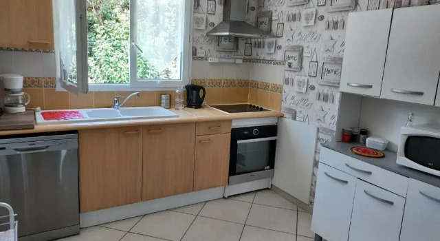 Charmante maison Leucate avec garage, accès direct à la plage, Book Hotel Hoteller i Corbières med parkering, Parkering