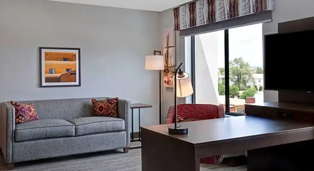 Двухместный люкс с видом на горы Fairfield Inn & Suites by Marriott Santa Fe