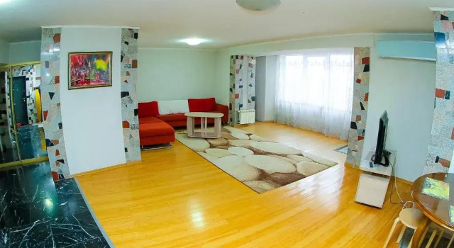 Апартаменты Apartment On Krylova 66