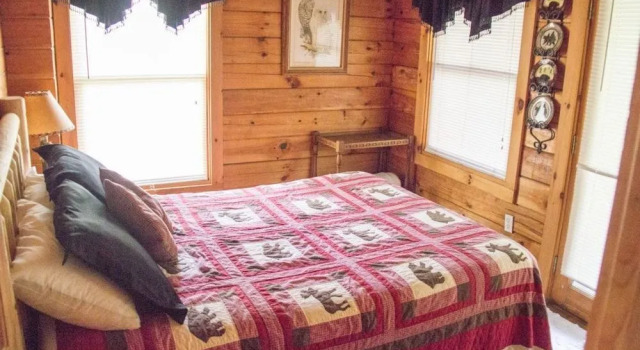 26 Bearfoot Landing 2 Bedroom Cabin by RedAwning